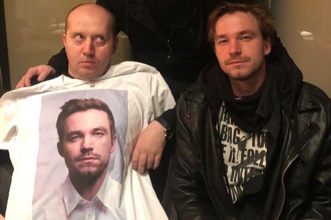 Иль и петров фото Какие отношения у Бурунова и Петрова за пределами сериала "Полицейский с Рублевк