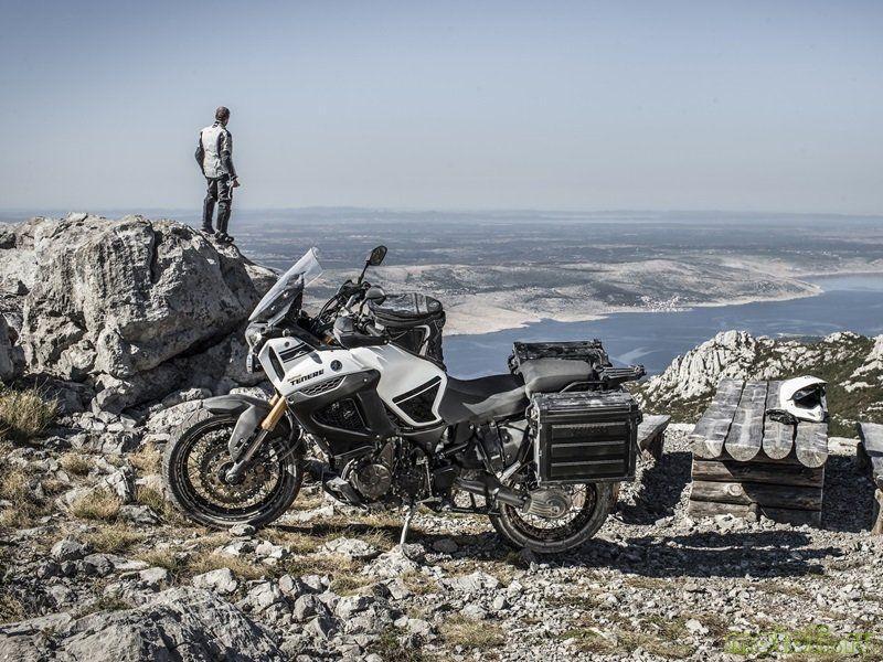 Yamaha Super Tenere XT1200ZE загружается...
