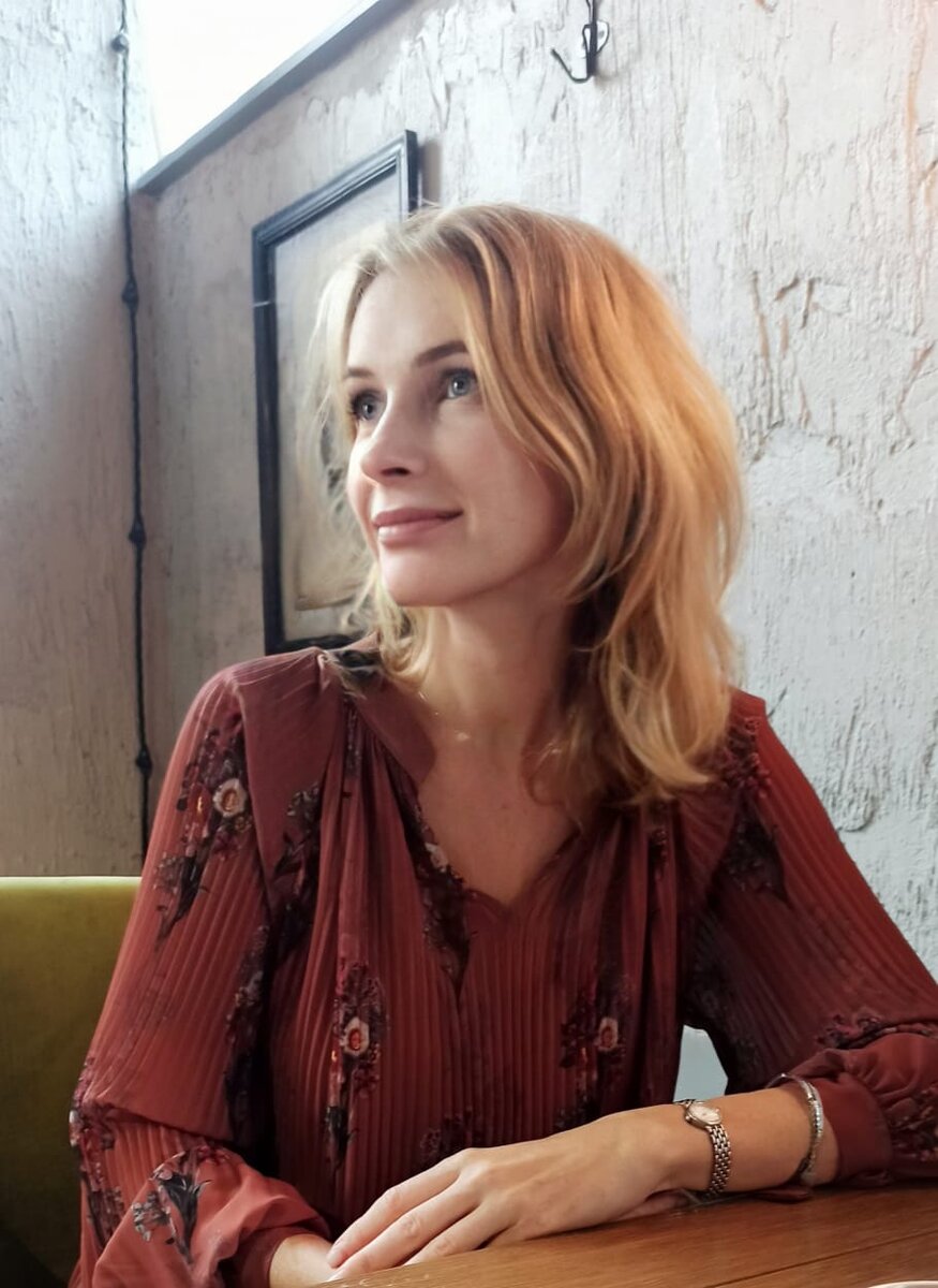 Меня зовут Татьяна Аксёнова - я создатель бренда Frozen beauty. Пишите мне в мессенджер или в комментариях, буду рада ответить на ваши вопросы :)))