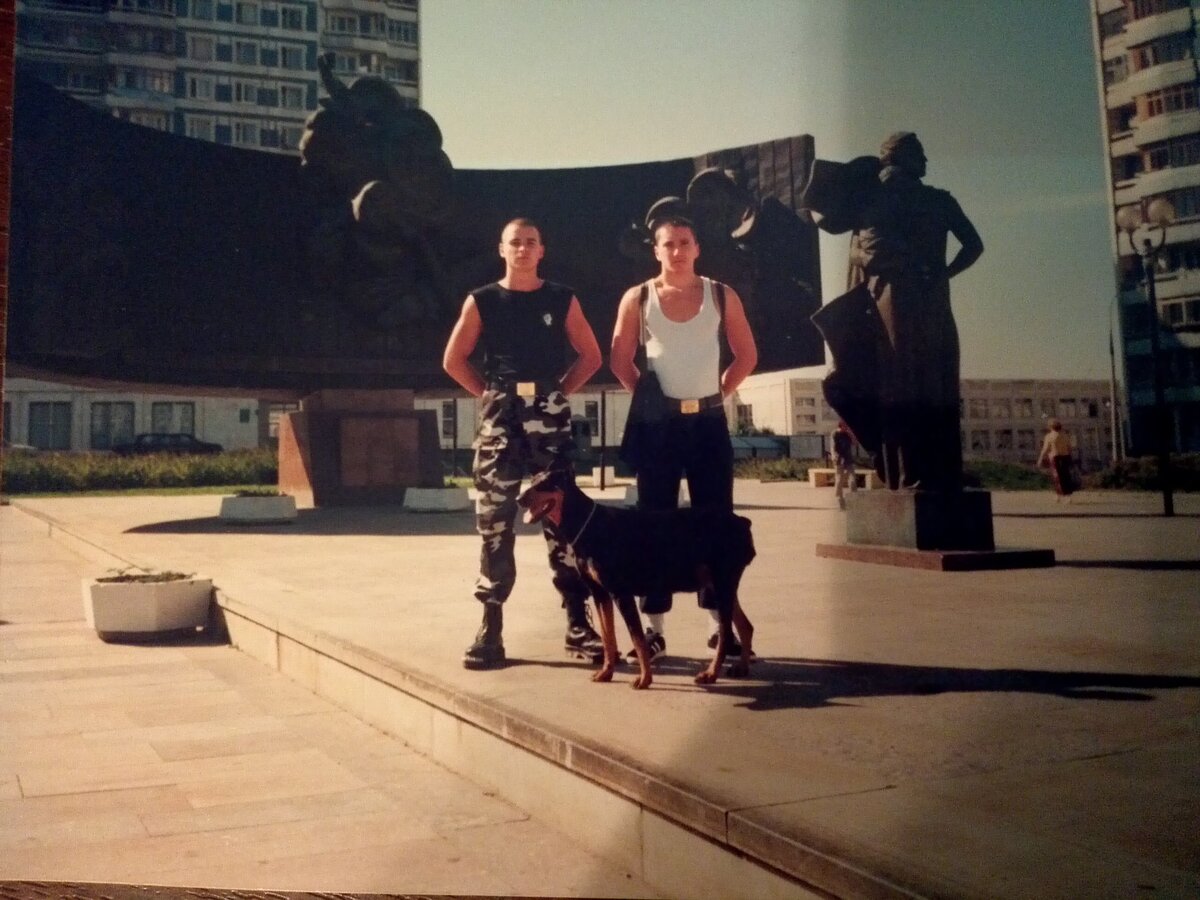 Тесак (слева) в 2001 году