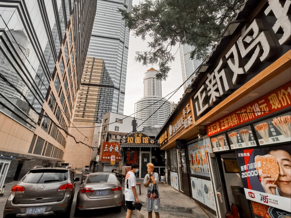 улица в Даляне. Больше фото в моём инстаграме @huitristika