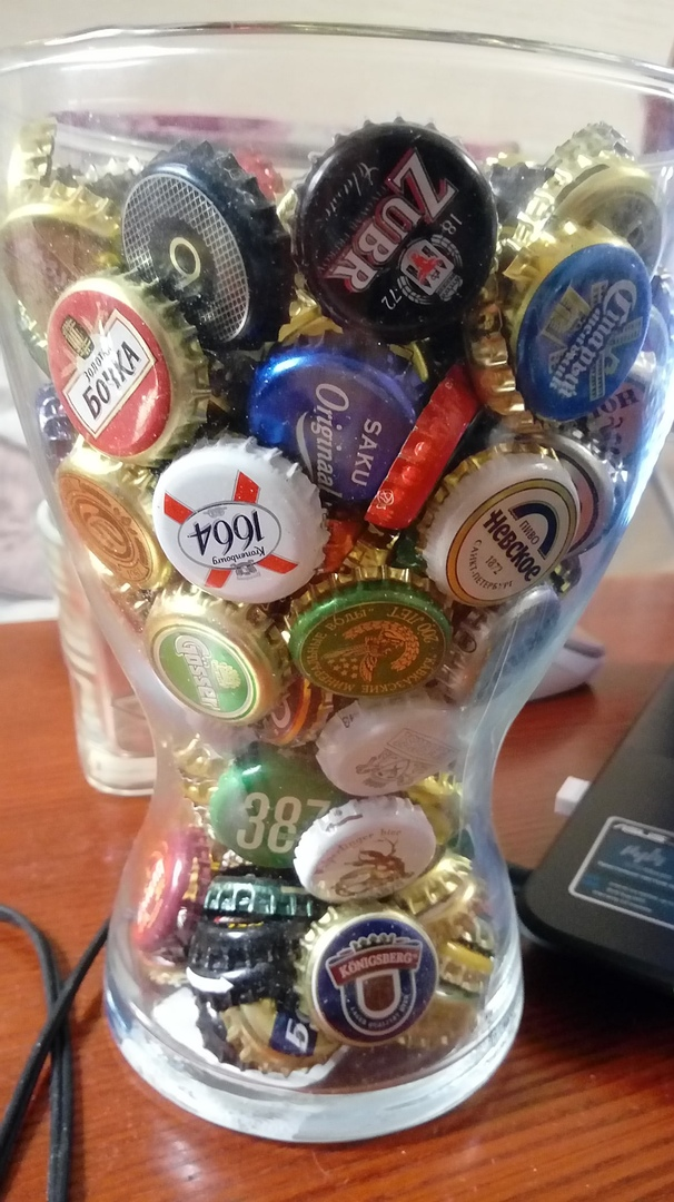 ваза с коллекцией