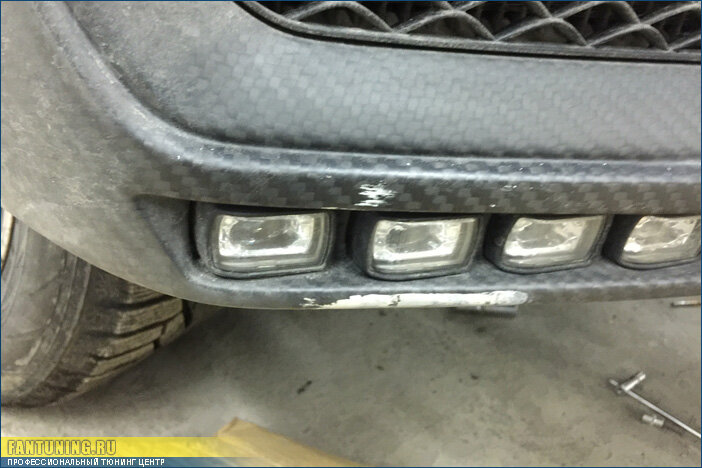 Повреждения карбонового бампера