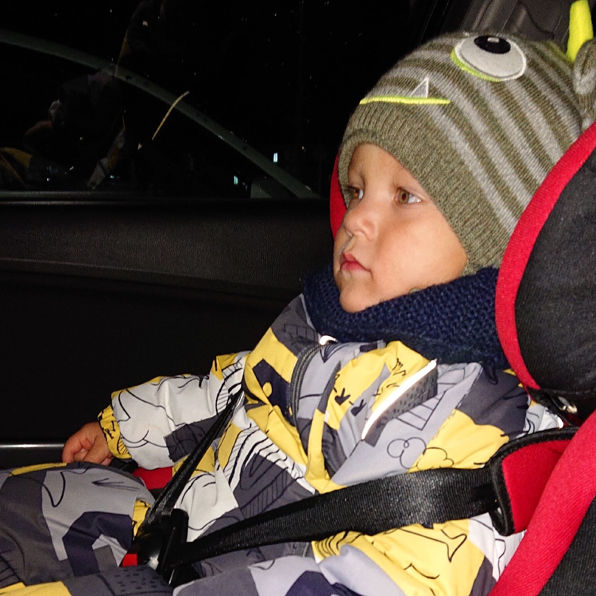 Это мы так из детского сада едем. Тоже "вжуух")) 