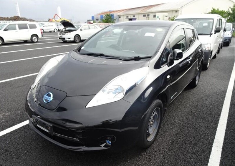Nissan Leaf Aze0