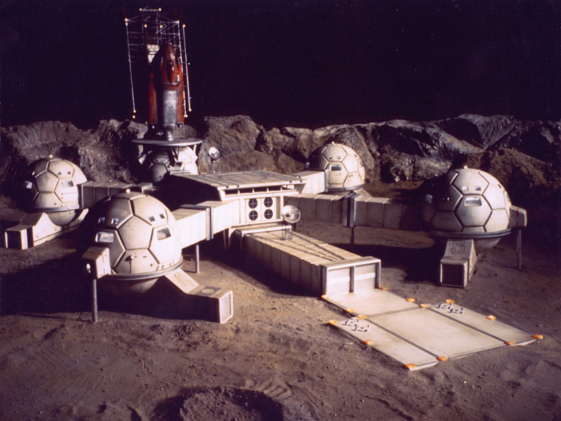 Moonbase – неофициальный проект лунной базы созданный в 1970-е гг.