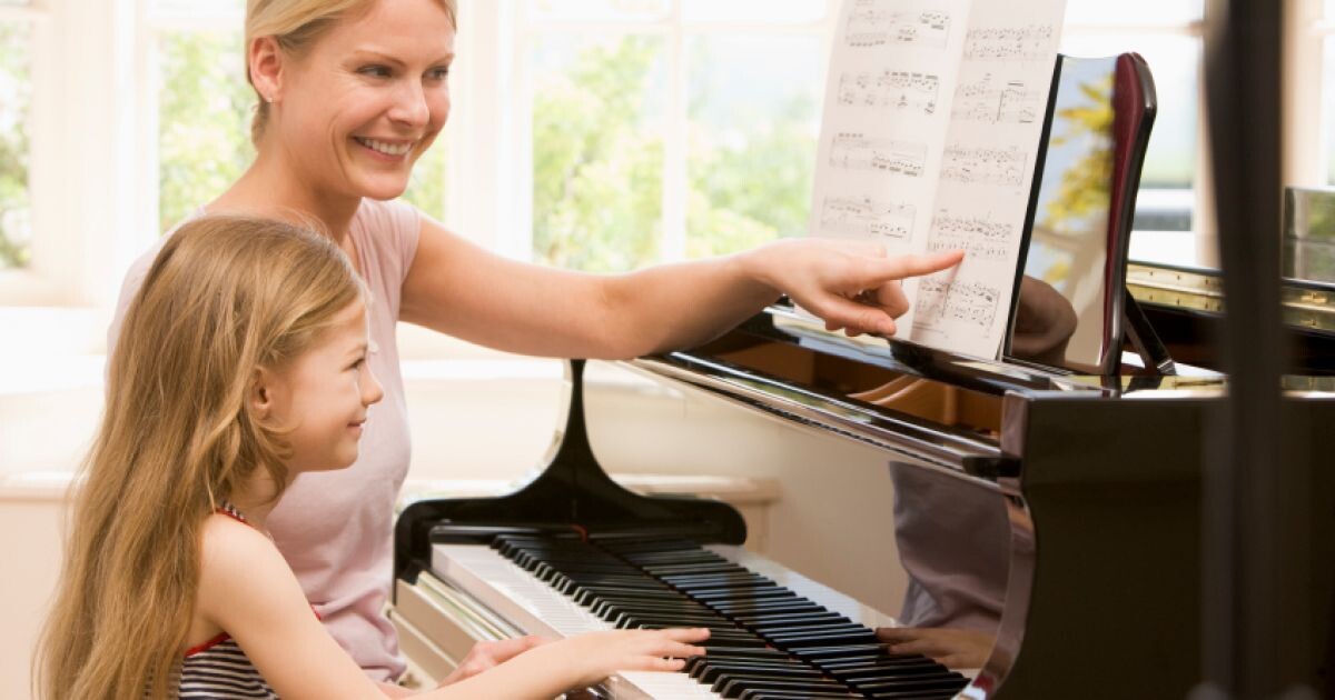 Хорошие девочки всегда занимаются музыкой (фото с prodlenka.org)