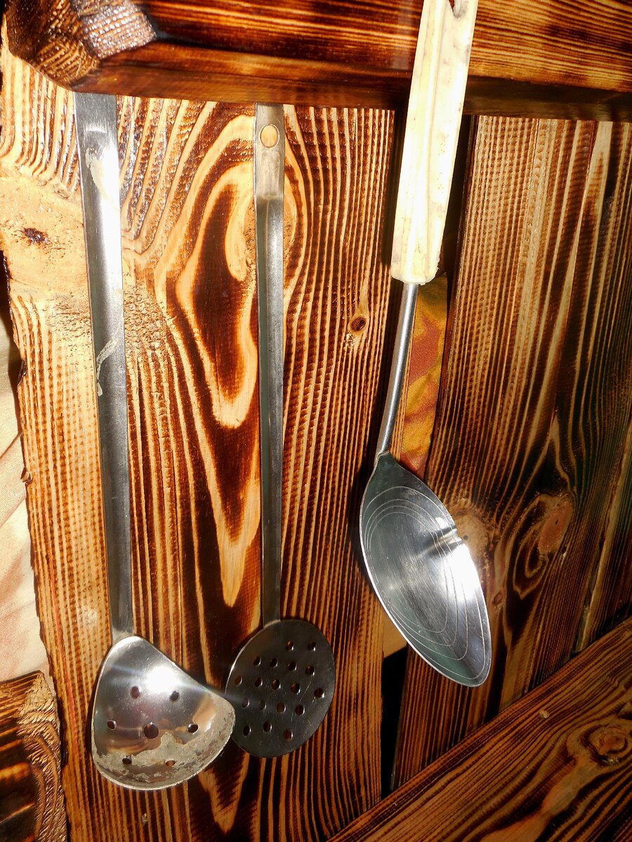 "увесистостью" старых кухонных принадлежностей сейчас могут похвастаться только дорогие современные марки