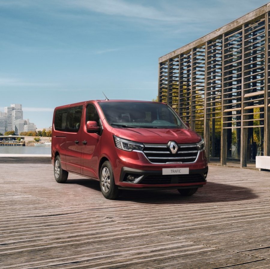Renault анонсировал новые Traffic Combi и Traffic SpaceClass.