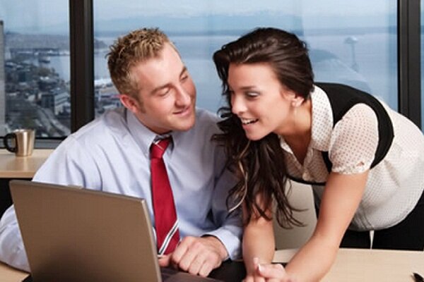 Но, если вкратце, то все эти три месяца он не работал охранником, а развлекался с сотрудницей автосервиса!