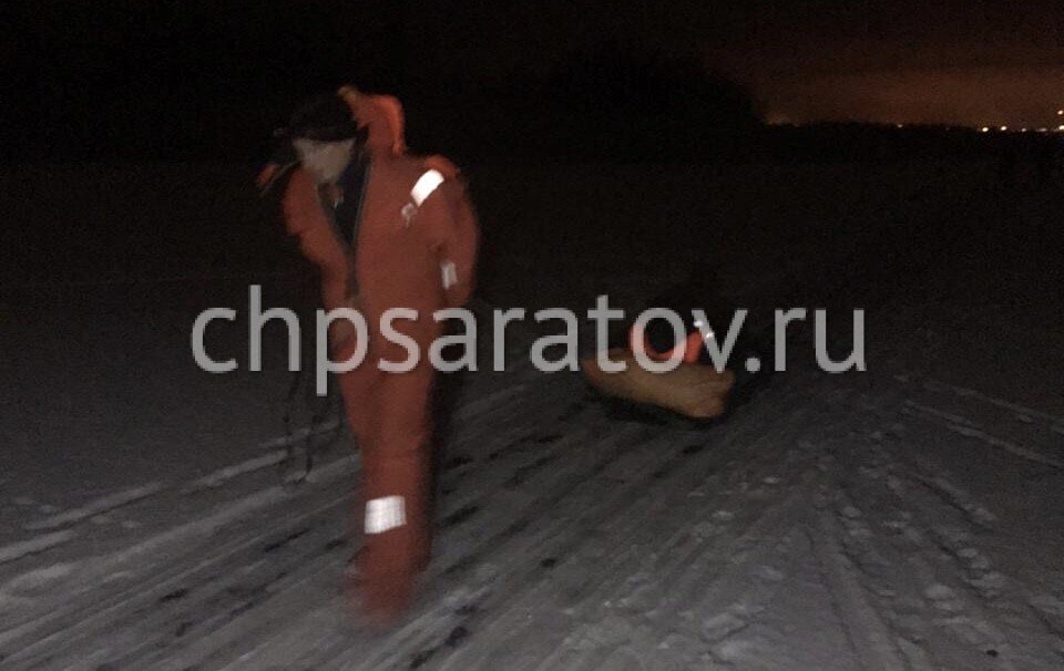 На месте работают спасатели областной службы спасения, медики скорой помощи, сотрудники полиции. Обстоятельства произошедшего выяснятся.