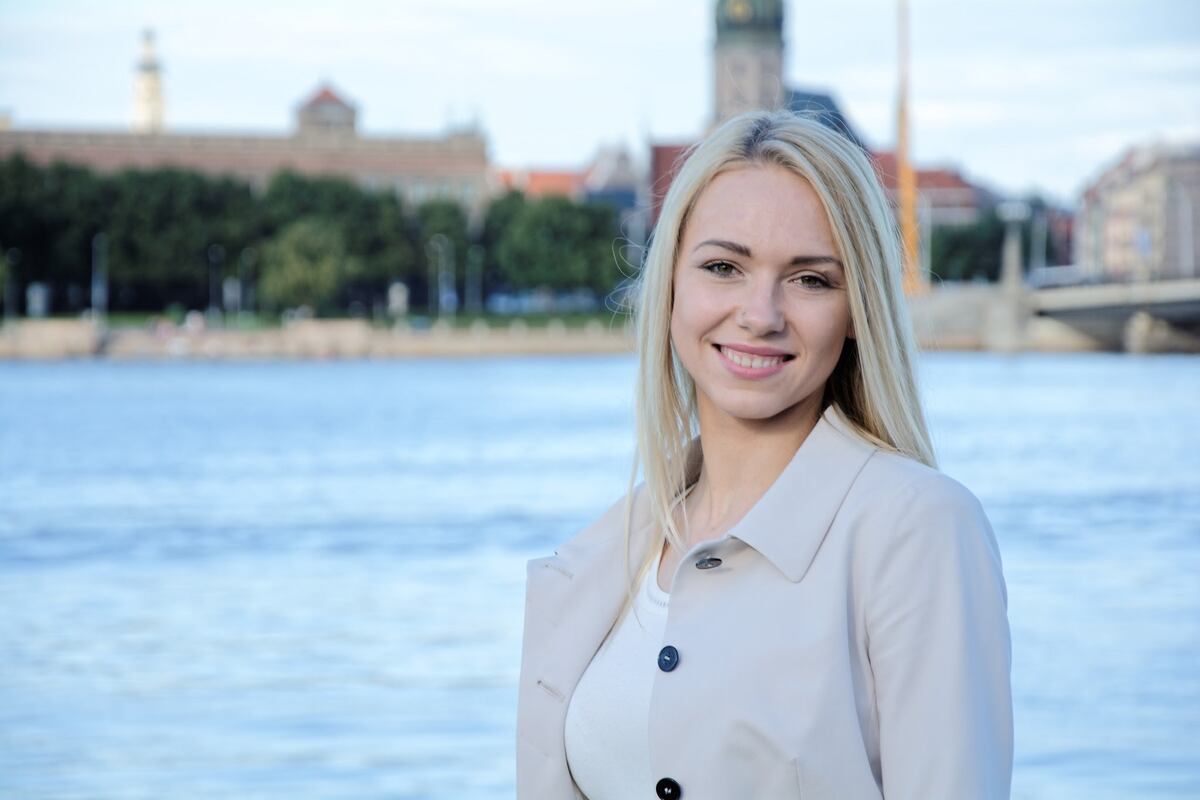 Источник фото: https://assets.entrepreneur.com/images/misc/1507641515_Ilze%20Zaharane,%20founder%20and%20CEO,%20CheeksUp.jpg