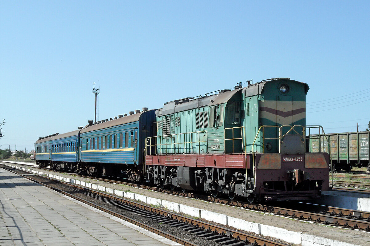 Пригородный поезд Феодосия - Владиславовка, 2011 год, фото с сайта http://www.train-photo.ru/, автор Sherman