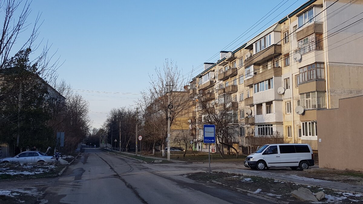 Жилые многоэтажные дома в Зуе.