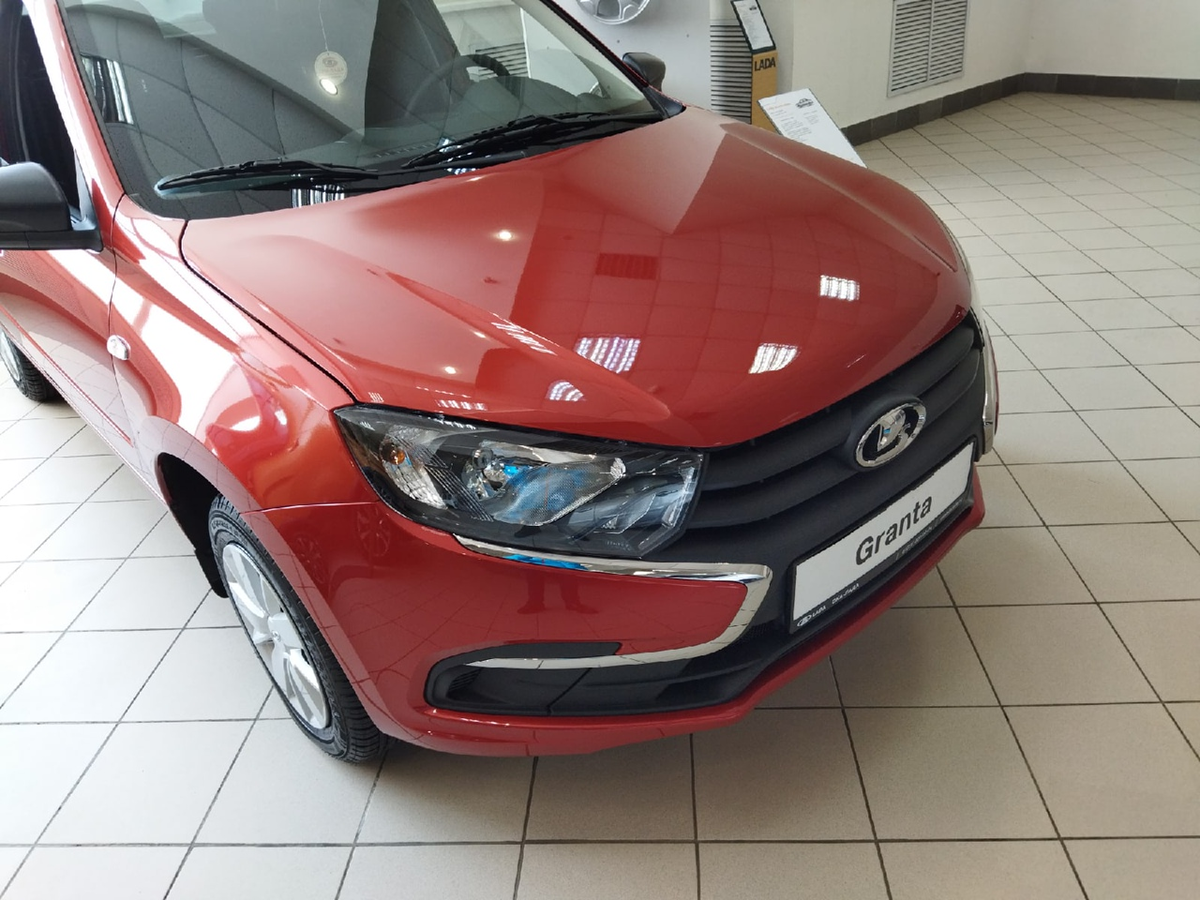 Чтобы посмотреть остальные снимки, нужно пролистать в сторону 