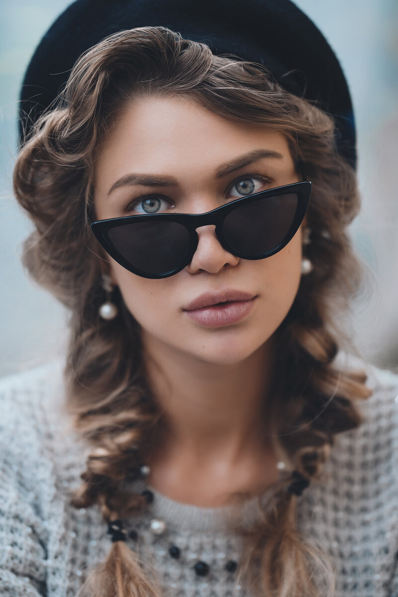 Ученые рассказали, почему солнцезащитные очки делают нас привлекательными в глазах окружающих