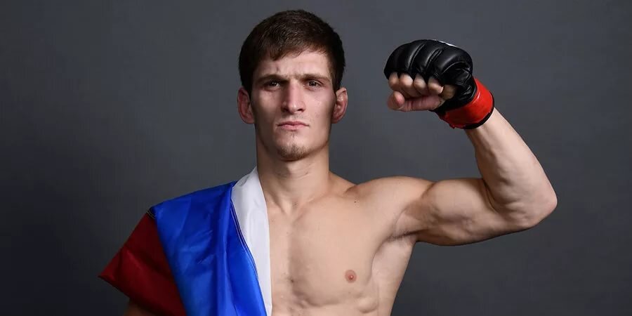 Мовсар Евлоев. Рекорд в UFC 4-0. Все победы одержал решением судей. Ни одной награды за выдающиеся выступления. Фото: mmafighting.com