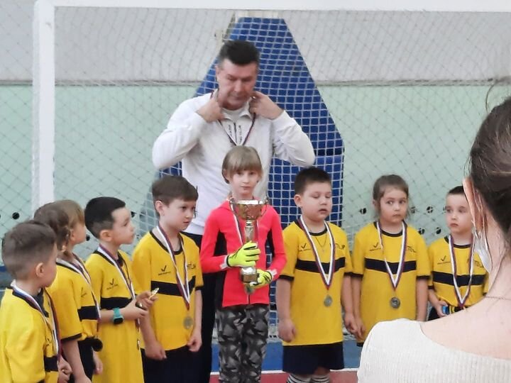 да, вы не ошиблись - вратарь - девчонка!