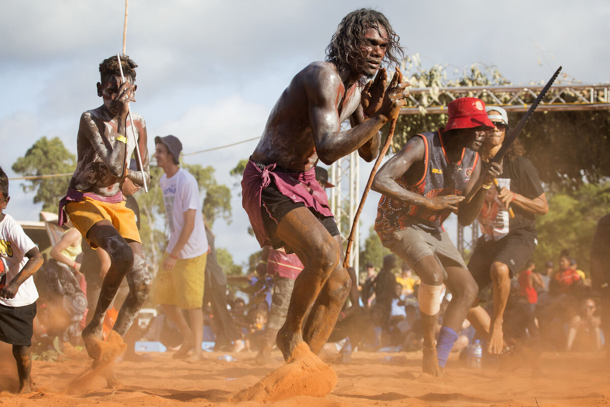 Источник: https://www.buzzfeed.com/annamendoza/garma-festival-2017