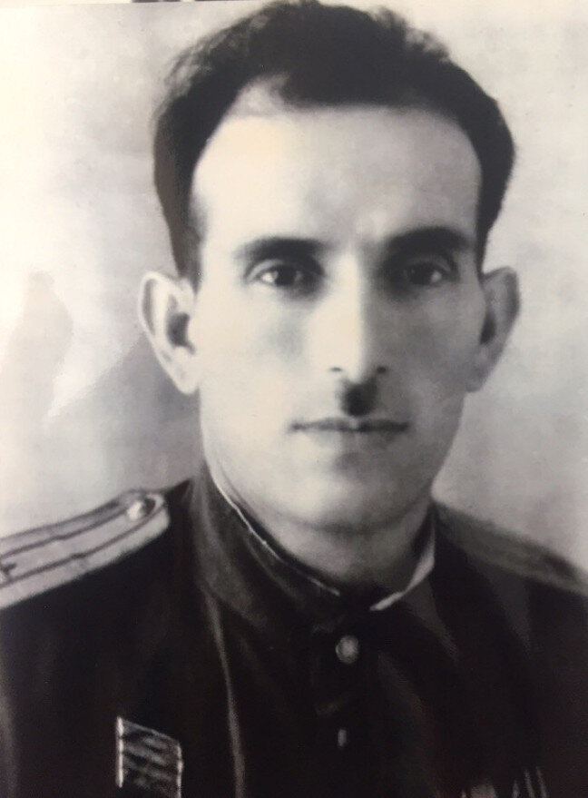 На фото: Арзуман Латифович Арзуманов.