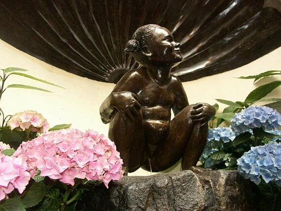 Писающая девочка, Бельгия. 