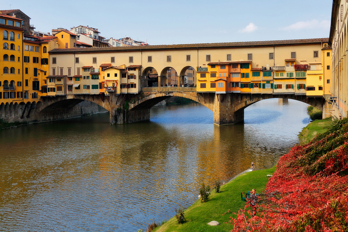 Мост Понте-Веккьо (вид с другой стороны)