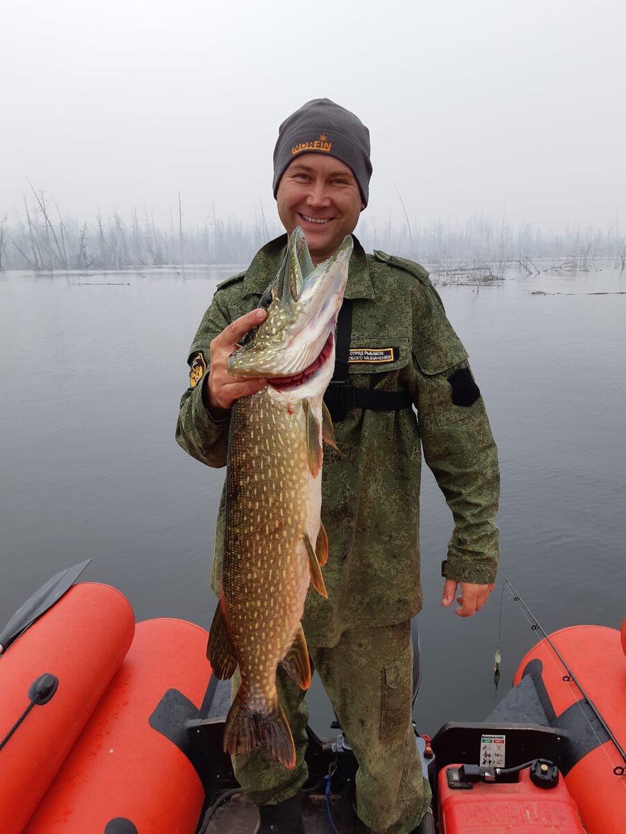Рыбалка в затопленном лесу. Щуки злые как собаки !!! 