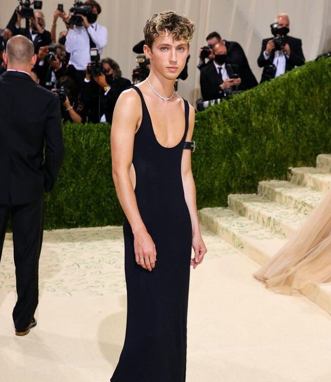 Фото взято из официального аккаунта Троя @ troyesivan