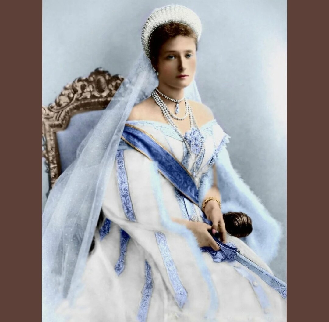 Императрица Александра Фёдоровна в бриллиантовом кокошнике.