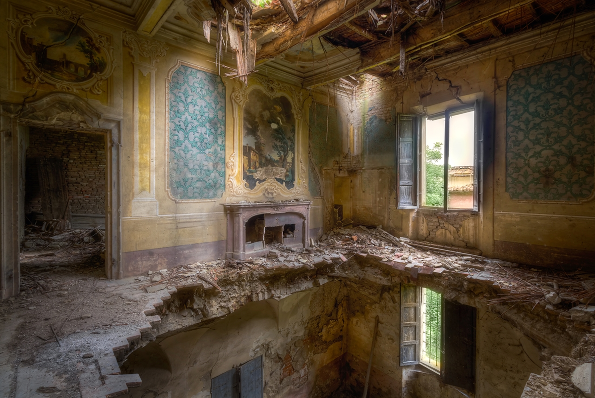 Abandoned. Полуразрушенные замки Италии. Европейский заброшенный особняк Италия. Италия Удине заброшенный особняк. Заброшенная вилла Эмилио Италия