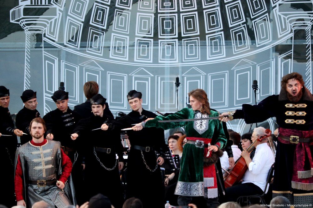 Андрей Морозов - Иван Гынгазов, Князь Жемчужный - Андрей Тихомиров, Виктория Войтенкова
