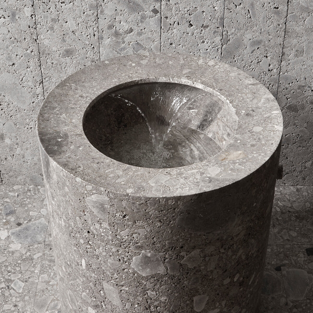 Каменная раковина Anima Liquida. Фото: пресс-служба antoniolupi, La-KiNi.