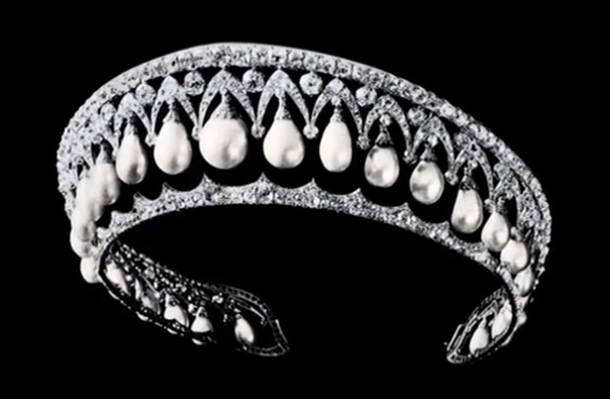 корсажная брошь романовых. украшения с жемчугом брошь. жемчужная тиара. жемчужная диадема императрицы евгении. царский жемчуг.