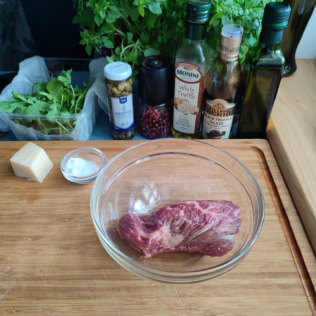 Это конечно блюдо на "особый случай", продукты дорогие, но когда я его готовлю успех, среди родных и друзей, обеспечен!) 