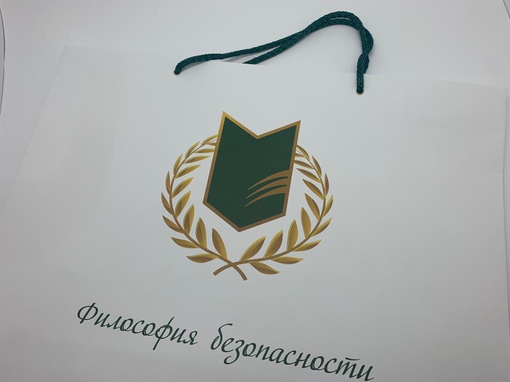 Бумажный пакет с матовой ламинацией