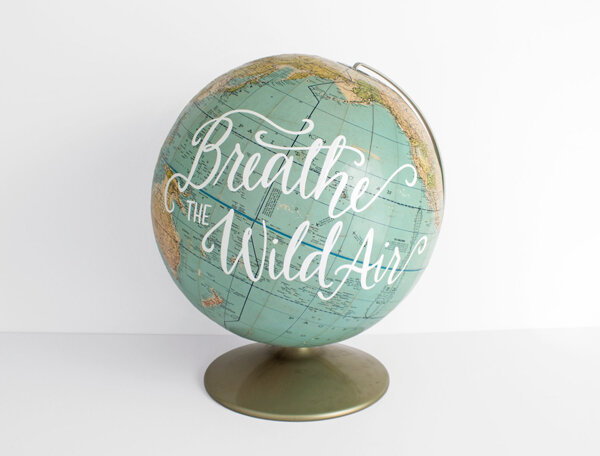 Начнем с простого. Нанесите перманентным маркером жизнеутверждающую надпись на русском или английском языке.