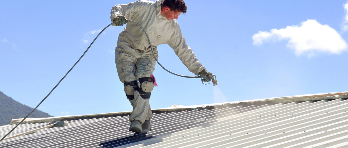 покраска кровли безвоздушным способом