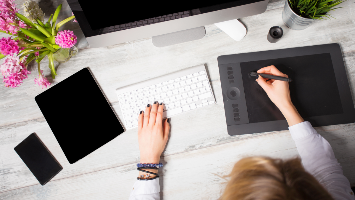 Графический планшет пригодится всем, кто рисует: как художникам-любителям, так и профессиональным дизайнерам