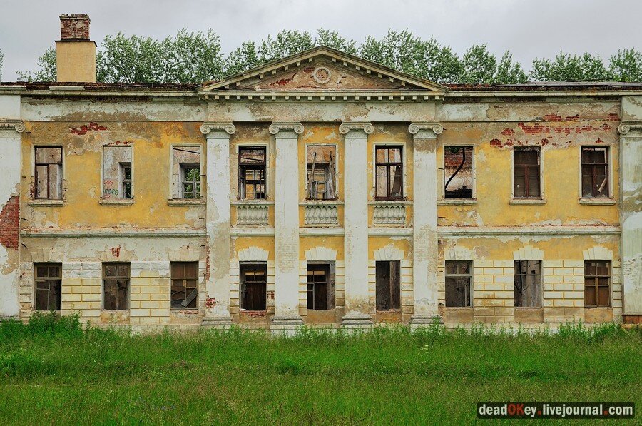 Усадьба гребнево московская. Усадьба Гребнево Восточный флигель. Гребнево усадьба Щелковский район. Усадьбы Щелковского района Московской области Гребнево. Парк усадьбы Гребнево Щелковский район.