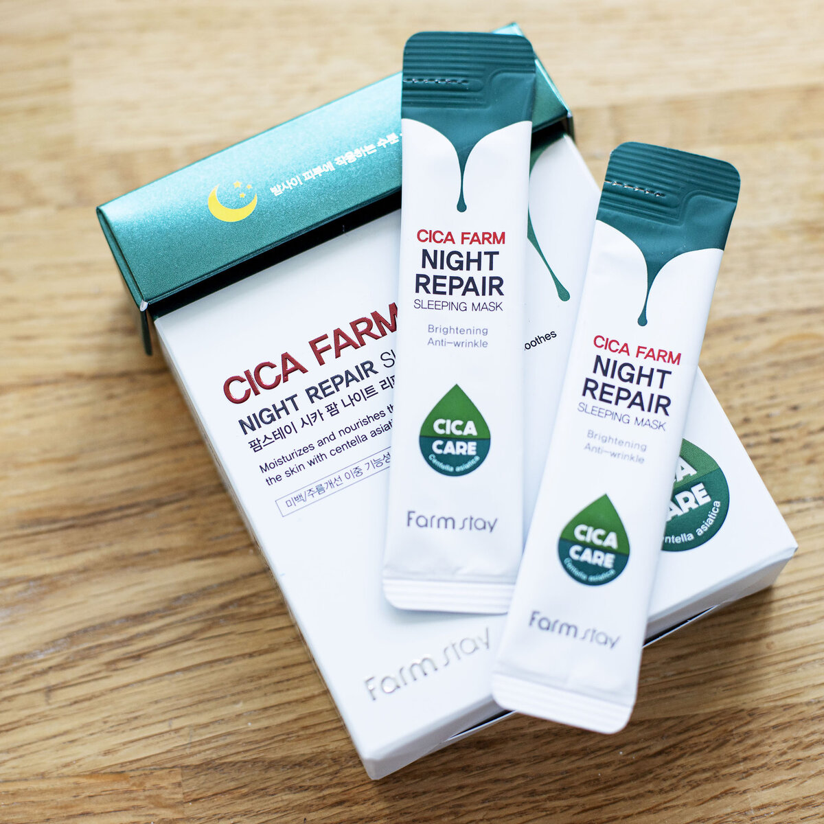 Восстанавливающая ночная маска с центеллой азиатской FarmStay Cica Farm Night Repair Sleeping Mask  