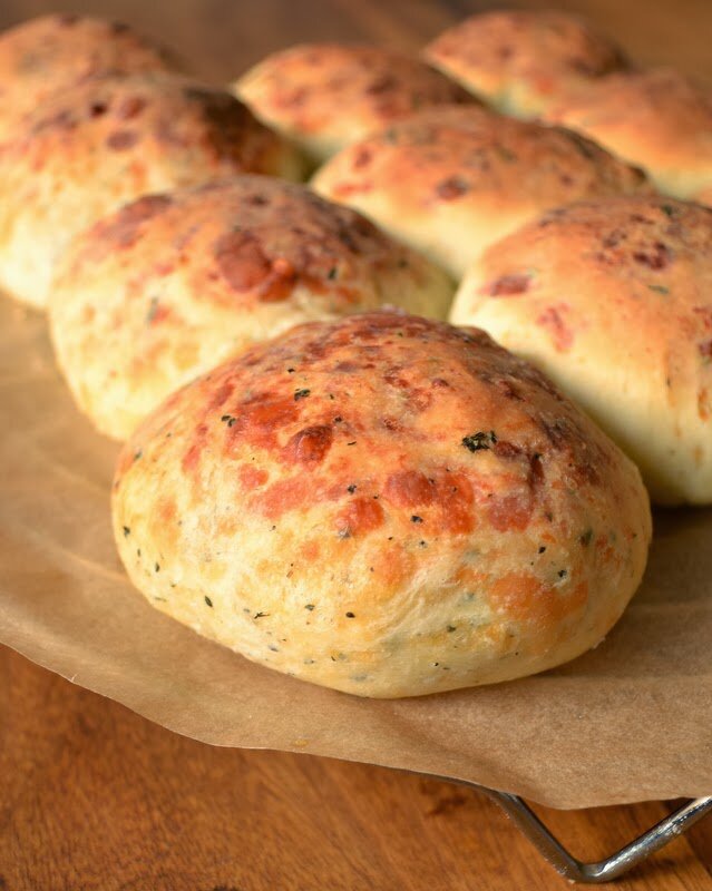 Сырные булочки.