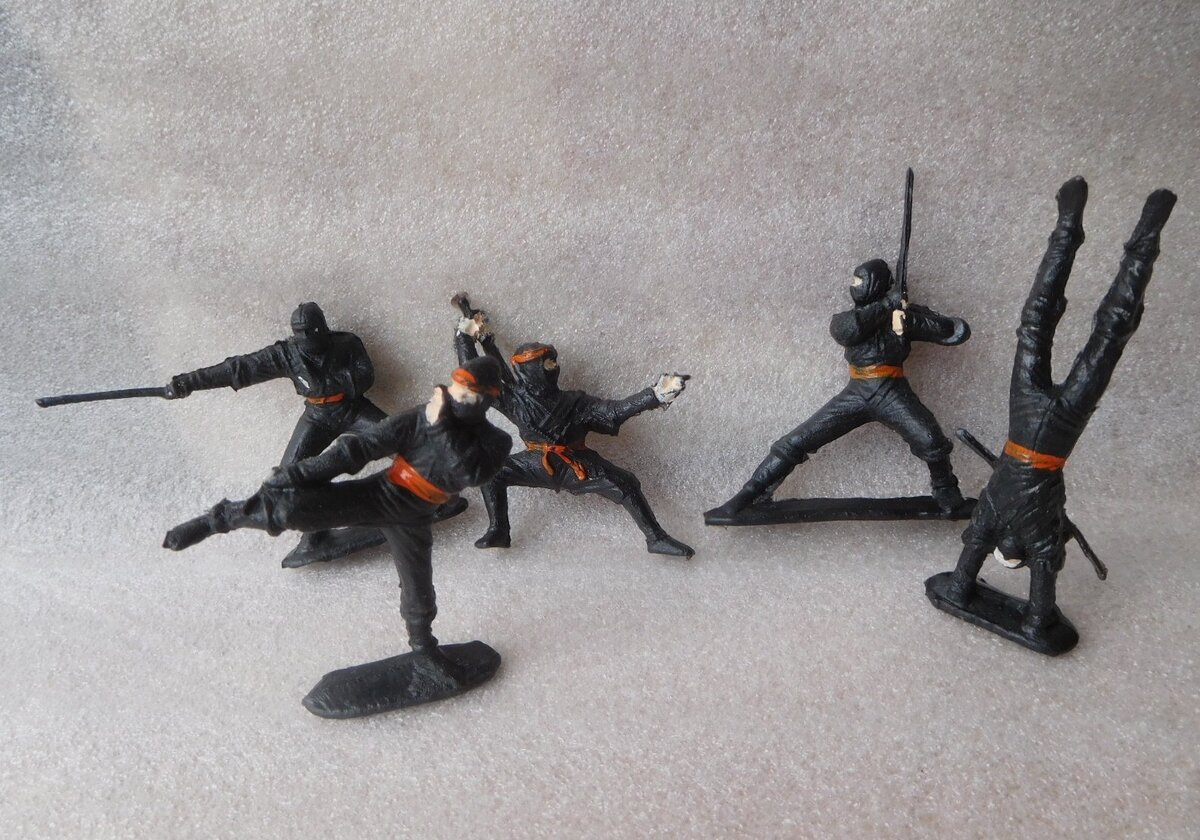 Вид спереди.