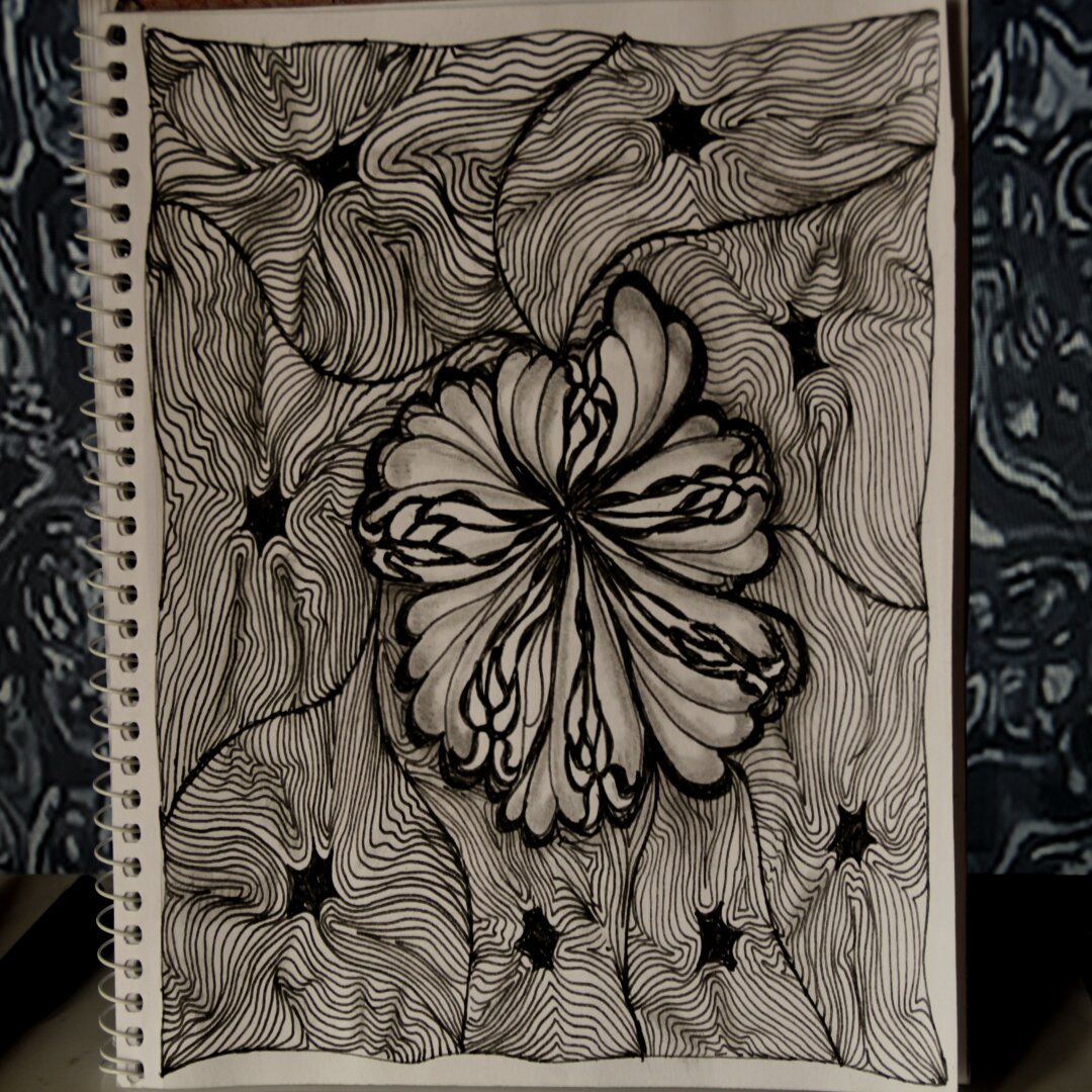 Мой оригинальный рисунок Зентагл, из которого я хочу создать мандалу.