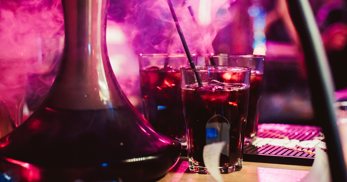 Коктейли, кальяны, караоке