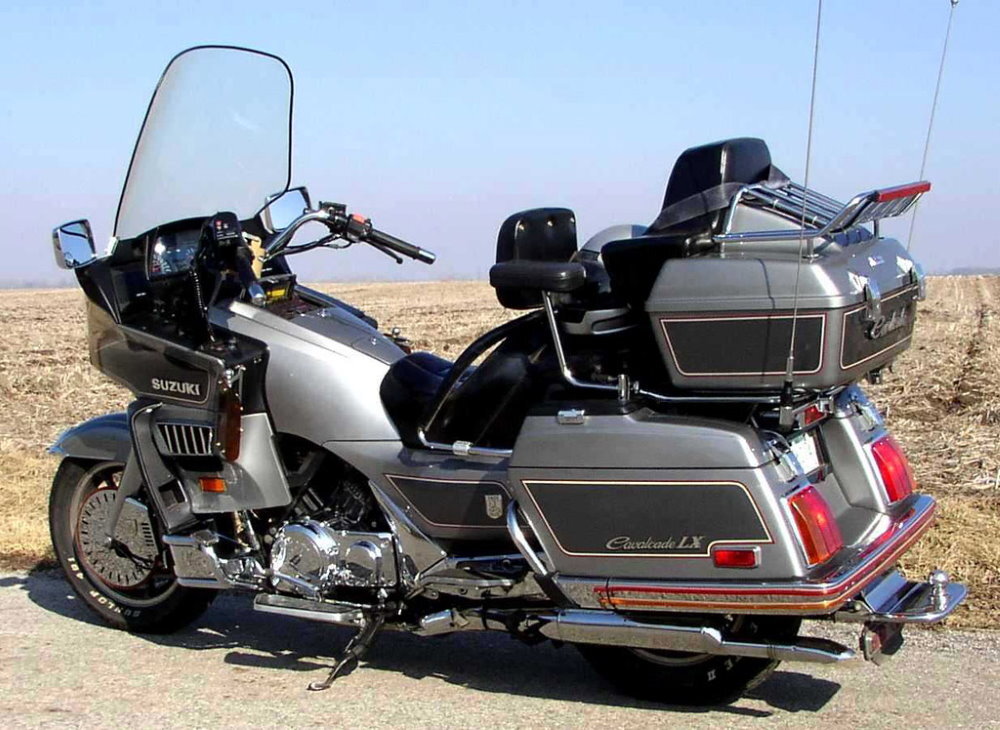 Suzuki GV1400 Cavalcade вид сбоку