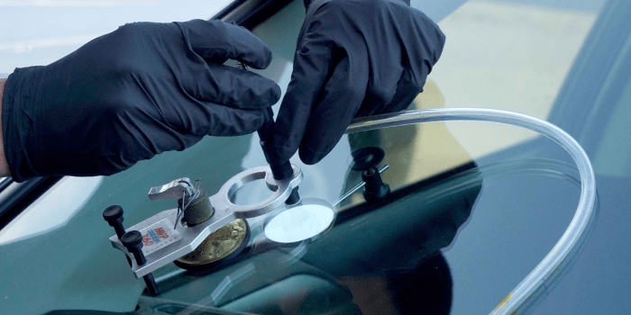 Технология ремонта трещин на лобовых стеклах