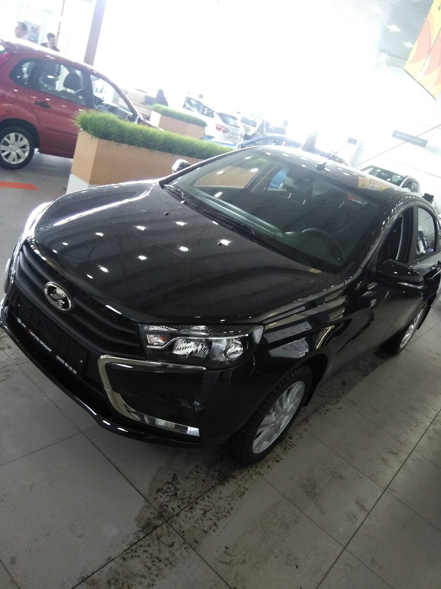 Стоит ещё в салоне на выдаче.