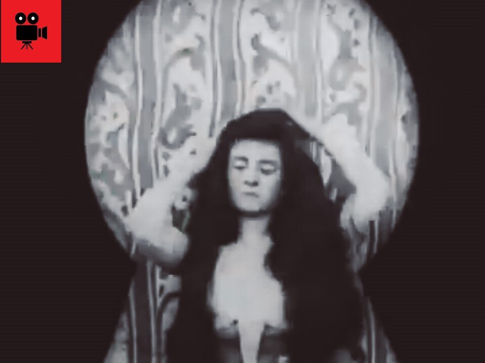 КинолюбительАс, скриншот фильма "Через замочную скважину", 1901 год