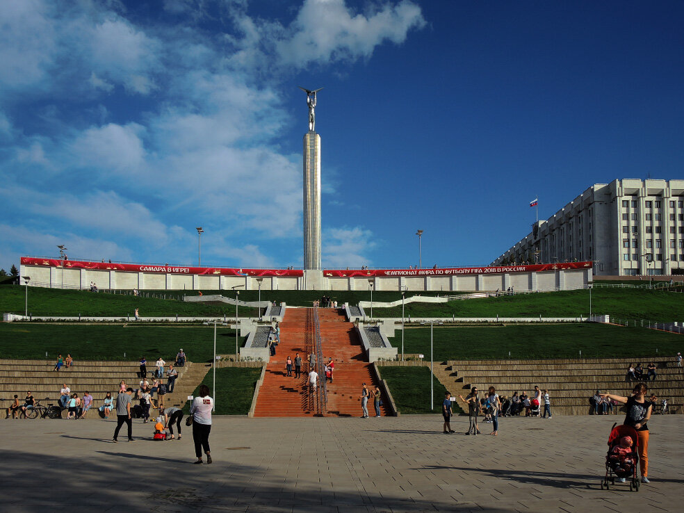 Площадь самары. Площадь славы Самара. Площадь славы Самара спуск. Площадь славы Самара 2020. Самара склон монумент славы.