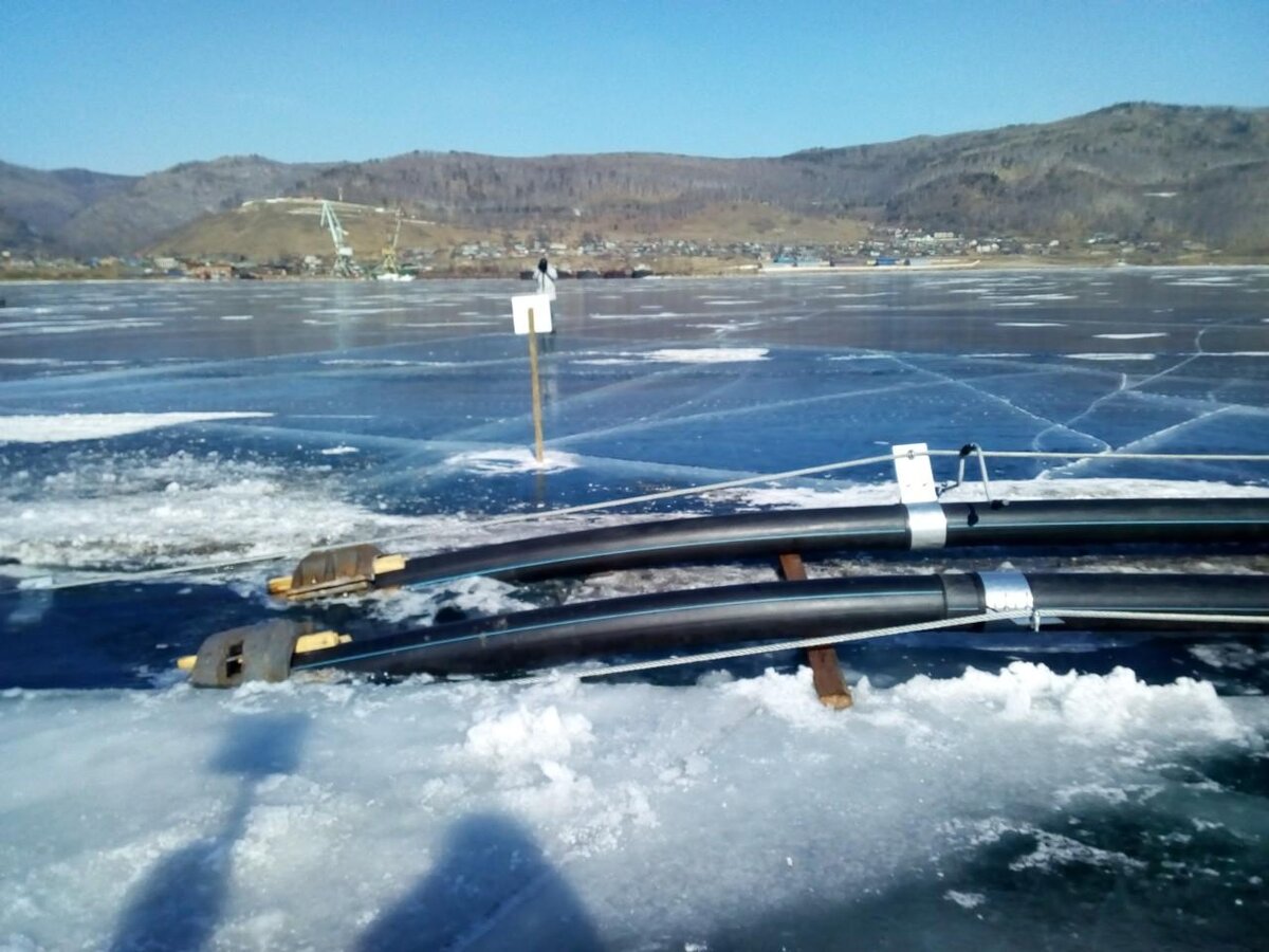 Озеро байкал заводы. Байкал завод Китай. Завод по розливу воды на Байкале. Поселок Култук Байкал завод. Китайский завод Култук.